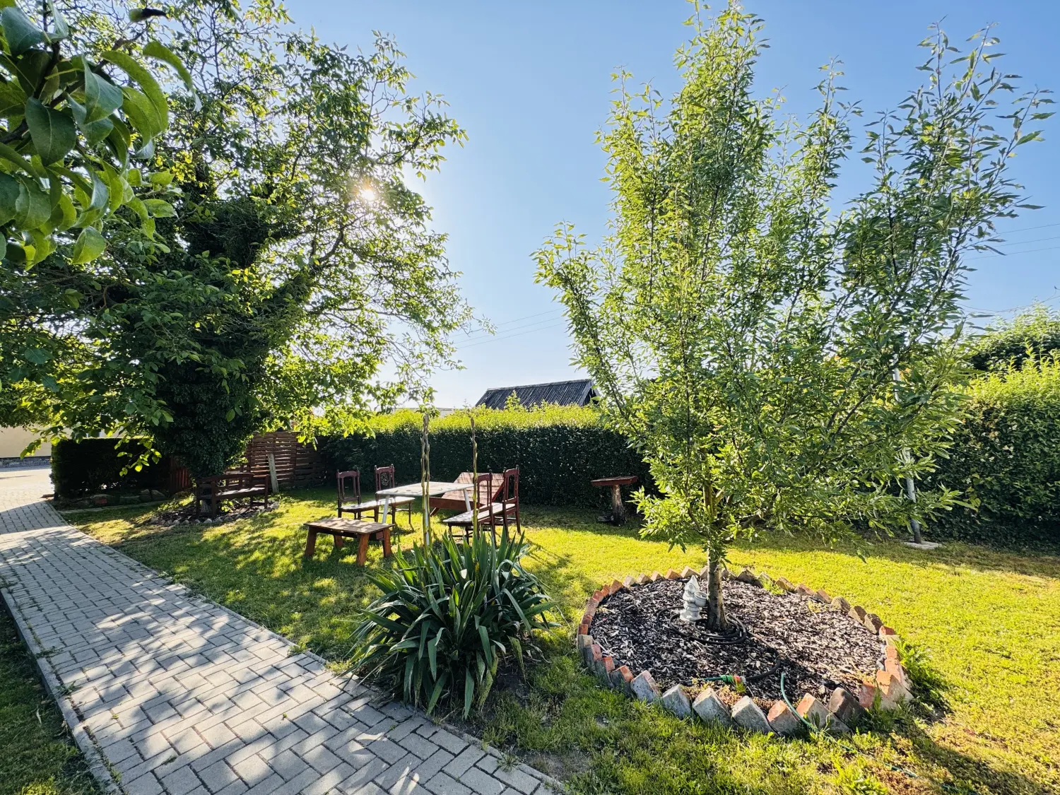 Asiatisches Landhaus Pension draußen