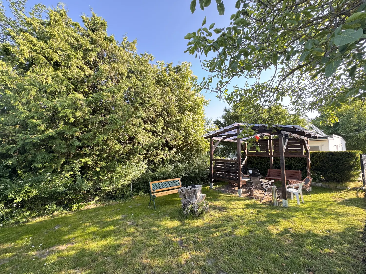 Asiatisches Landhaus Pension draußen